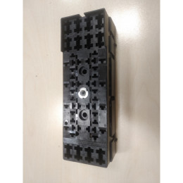 Корпус блоку запобіжників 6673200