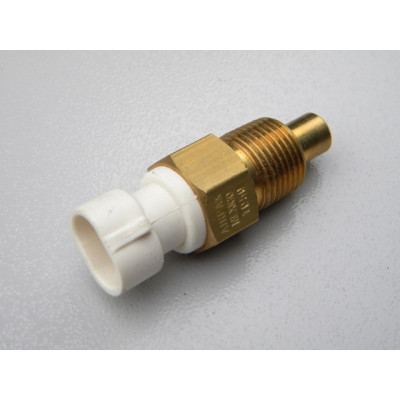 Датчик температуры охлаждающей жидкости двигателя Bobcat 6718414 Датчик температуры охлаждающей жидкости двигателя Bobcat 6718414