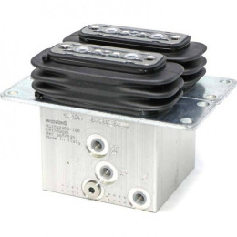 Подвійний педальний клапан Bobcat, 6697935