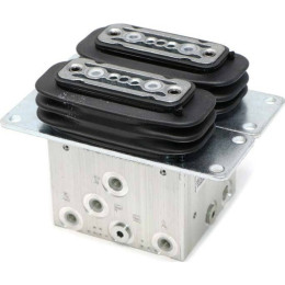 Подвійний педальний клапан Bobcat, 7180565